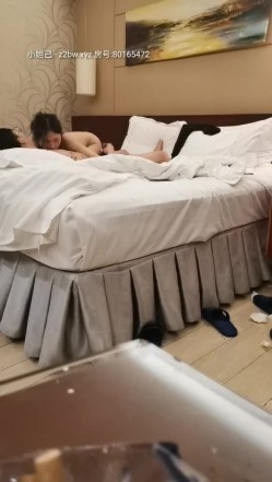 风月场高手实力首炮【风月寻欢】重金约炮椒乳稚嫩外围美女 叫床声音嗲嗲的 美女喜欢骑乘操