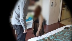 91大神小青蛙出品 和快递员3P出轨的骚老婆 精彩国语对白 1080P超清版