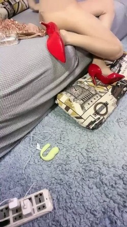 高跟！咖丝~灰丝 ️黑丝~白丝~【不屈浴巾】顶级啪啪 ️各种姿势性啪狂艹爸爸~用力艹再用力一点~太爽啦~喷水4V