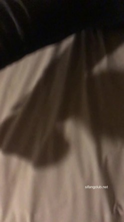 灌醉迷翻已婚女同事 ️带回酒店换上丝袜高跟各种虐玩