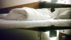 【南总极品探花】，探探上勾搭的小姐姐，25岁，公司小白领，第三炮激战继续，高潮不停呻吟诱人