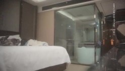 女性私密养生会所新客户周末来减压的苗条白领丽人被推油少年草到爽叫