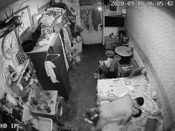 《家庭摄像头破解》不同场景偷窥多位夫妻各种姿势啪啪啪