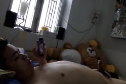 女神级别美女与男友周末做爱，美女的软舌撩得男友龟头出水，口活一流，主动骑乘还要舌吻，诱惑死哦!