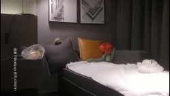 约啪达人酒店2300元网约173CM高挑性感的女神级美女啪啪,性感大长腿,沙发上扒光衣服狠狠后插.国语!
