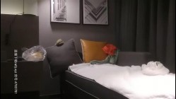 约啪达人酒店2300元网约173CM高挑性感的女神级美女啪啪,性感大长腿,沙发上扒光衣服狠狠后插.国语!