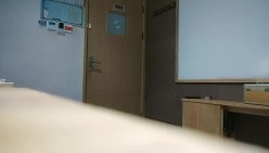 一代炮王疯狂的做爱机器【山鸡岁月】广撒网多选妞，一整天忙不停，美女不少选中极品美乳
