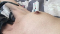 推荐 【重口味】虫子调教,捆绑,让多条虫子爬奶头,扔嘴里,妹子惊声尖叫,相当刺激