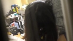 偷窥小情侣啪啪 窗户留条缝隙正好便于我观看现场直播 妹子好会吃鸡鸡 就喜欢这种认真吃鸡的样子