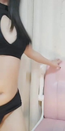 清纯美女大学生露脸直播挣生活费，情趣黑丝诱惑自慰，小逼粉嫩流出白浆，浪荡呻吟好想舔一舔续集