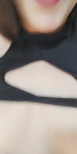 清纯美女大学生露脸直播挣生活费，情趣黑丝诱惑自慰，小逼粉嫩流出白浆，浪荡呻吟好想舔一舔续集