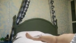 胖哥尝试新口味约了位保养很不错的气质轻熟女啪啪,胸大屁股翘,会的多,操起来很配合,干完逼后又口爆.国语!