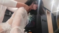 漂亮小母狗 我是主人的小母狗 啊啊 到底了 主人快点射 假鸡吧插出白浆 再扛着白长靴无套输出 内射