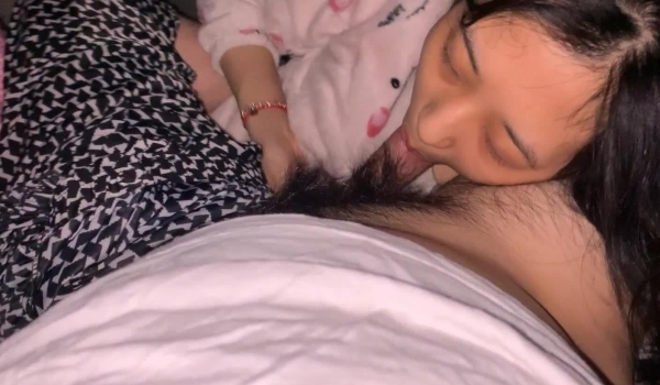 参加完高考的一对学生情侣，迫不及待的回家啪啪！释