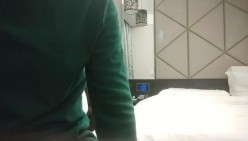 《用利抽插》高品质探花，白衣清纯乖巧小妹，舌功一流蹲着猛舔，后入爆操大屁股奶子晃动