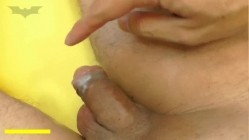 教室里操清纯漂亮的学生妹,无套狂插内射还玩颜射美女被糟蹋JJ虽小 可是这个射出来的子弹有点多啊