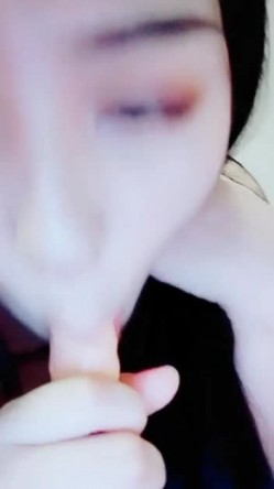 成熟御姐美少妇 口交假JJ 床上手指插逼自慰大秀 假JJ骑乘 淫水多 道具插菊花 来回抽插 叫声淫荡