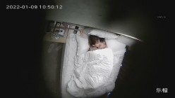 上帝视角近景欣赏数对青年男女激情造爱小胖应该是憋好久了连续搞了小女友好几炮妹子还很配合