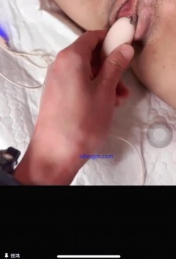 吃瓜群众坐满了!抖音小网红完全体小姐姐,故意晒黑的酮体超级性感,高挑大长腿 美乳