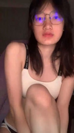 性感甜美网红美女大屌炮友居家操逼烈焰红唇吃屌骑坐抽插第一视角
