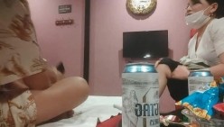 老李洗脚和30多岁足浴洗脚少妇勾搭 自称很少接私活不太会