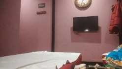 老李洗脚和30多岁足浴洗脚少妇勾搭 自称很少接私活不太会