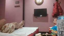 老李洗脚和30多岁足浴洗脚少妇勾搭 自称很少接私活不太会