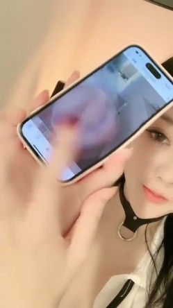 人气G乳女神尤物，逆天颜值纯天然美臀美鲍，零距离扣穴，可舔屏