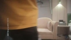 嫖客77带你嫖娼金发熟女TP啪啪，穿上丝袜摸逼口交到床上抱着猛操，搞得呻吟连连非常诱人