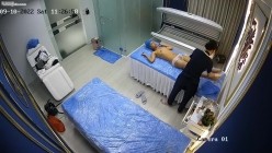 【精品TP】网络破解摄像头 ️记录高端美容院全身涂抹 保鲜膜包裹！