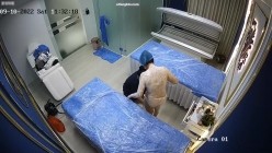 【精品TP】网络破解摄像头 ️记录高端美容院全身涂抹 保鲜膜包裹！