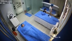 【精品TP】网络破解摄像头 ️记录高端美容院全身涂抹 保鲜膜包裹！