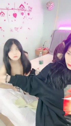 20小时核弹！一群小妹妹下海直播！【青春美少女】壮观！~ ~~！~-~几个畜生还当着这么多人的面直接开操