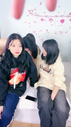 20小时核弹！一群小妹妹下海直播！【青春美少女】壮观！~ ~~！~-~几个畜生还当着这么多人的面直接开操