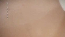 小萝莉探花约了个白衣少妇，舔弄扣逼上位骑乘后人猛操