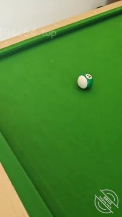 海角社区乱伦大神　善良的小嫂子性感厚黑美嫂裸体台球厅，让球友听自己是怎么被操的