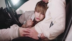 绝美翘乳梦幻女神【辛尤里】剧情新作《叛逆学生妹跟老师约会车震》发情的小母狗,老师受不了按住头直接口交