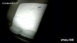 乐橙酒店偷拍大叔搞JK制服学生妹加藤鹰手法搞得她尖叫