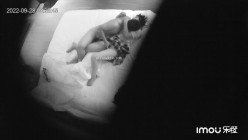 乐橙酒店偷拍大叔搞JK制服学生妹加藤鹰手法搞得她尖叫