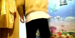 小伙洗浴会所叫了一个极品大奶熟女技师，感觉第一个开门更好看，没想到他居然换了一个，不过也不错