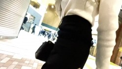 MLA-159 【裏垢女子をコテンパン！！】のはずが、、、高圧ジェット潮吹き！！無限性欲！！並のチ●ポじゃビクともしない鋼鉄のマ●コを持つ ハプバー荒らし の異名を持つ裏垢女子とハードピストン×5の大乱交SEX！！！