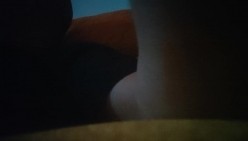 【搞沐足女技师】喜欢玩真实刺激，拔下裤子就要操，掰开骚穴看看，扛起双腿掏屌磨蹭