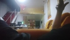 【搞沐足女技师】喜欢玩真实刺激，拔下裤子就要操，掰开骚穴看看，扛起双腿掏屌磨蹭