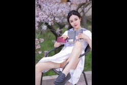 【极品露脸 私拍】桃暖酱 在去上学的路上 美少女洋溢青春淫情 户外露出美妙胴体 美景佳人樱花粉嫩穴更粉