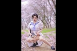 【极品露脸 私拍】桃暖酱 在去上学的路上 美少女洋溢青春淫情 户外露出美妙胴体 美景佳人樱花粉嫩穴更粉