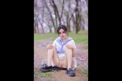 【极品露脸 私拍】桃暖酱 在去上学的路上 美少女洋溢青春淫情 户外露出美妙胴体 美景佳人樱花粉嫩穴更粉
