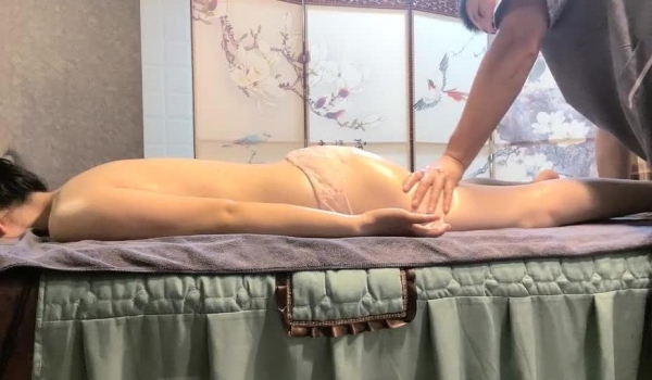 【十一女子私密养生】，95年小姐姐，165CM，