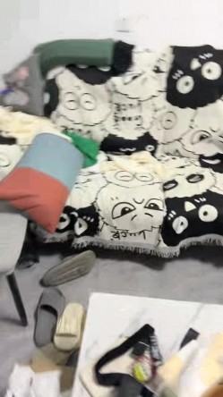 【换妻极品探花】密码房4P激情大战,沙发上操69互舔,前后夹击爆操,双女骑乘位操大屁股