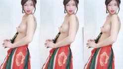 万元定制斗鱼有舞蹈功底的极品混血女神TTUU三联屏5种风格,劲曲裸舞节奏感十足,乳夹跳蛋呻吟声极限挑逗