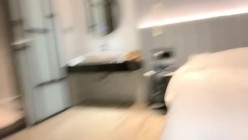 【瘦猴先生探花】，兼职学生妹，深夜来访，小伙掐着脖子爆操，软玉温香颠鸾倒凤，值得一撸，强烈推荐